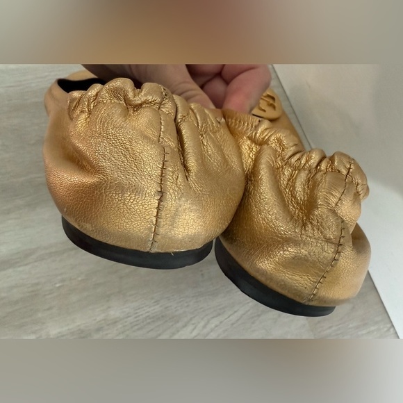 TORY BURCH Size 9.5 Reva Gold Distressed Leather Ballet Flat Metallic - Picture 10 of 14